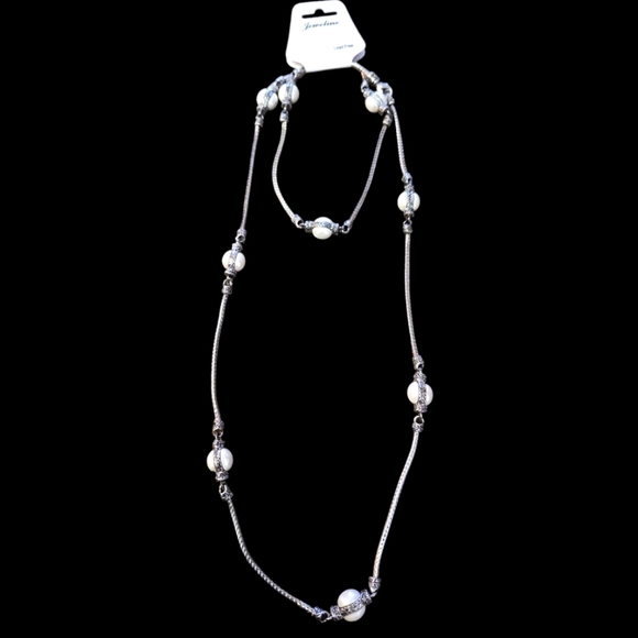 18" long NWT Pearl & Silver Fashion Necklace - Picture 3 of 3